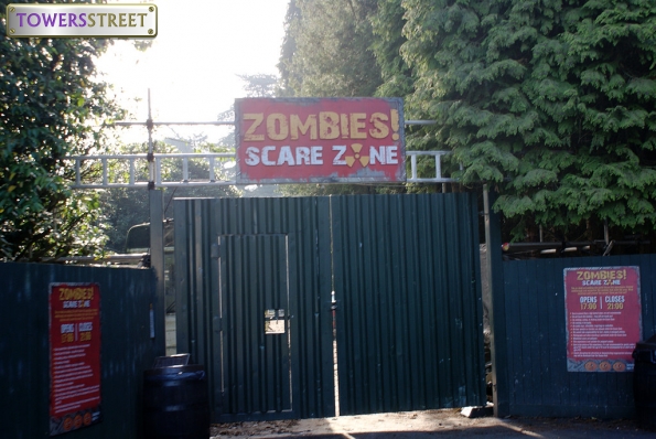 Zombies Scarezone Entrance - 2011