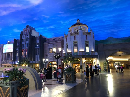 warner-bros-world-abu.jpg