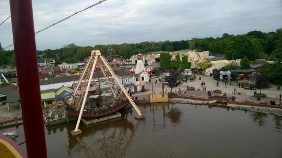 riding-cable-car-at-drayton.jpg
