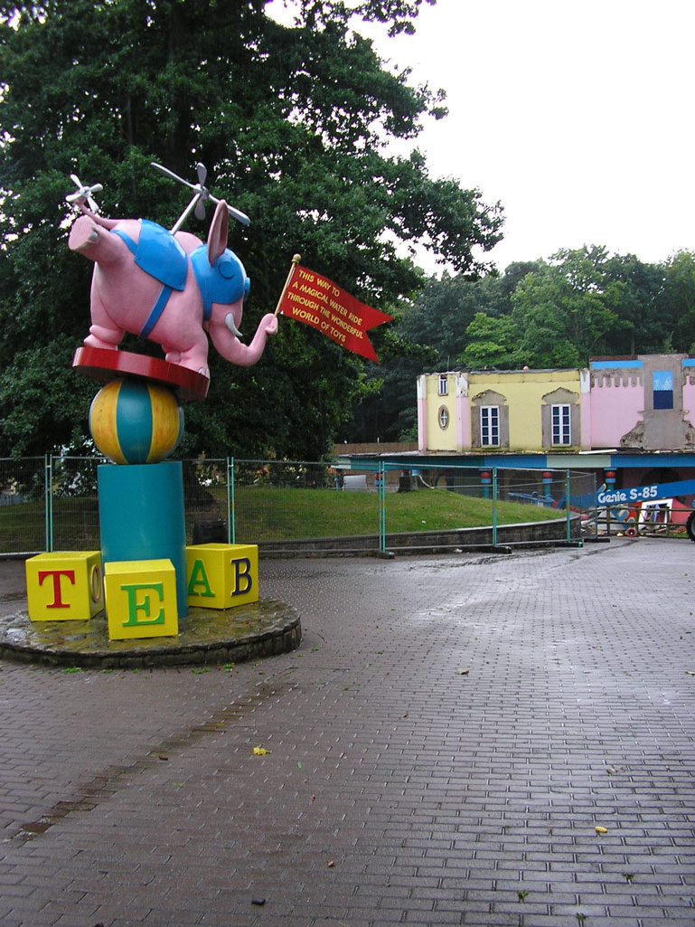 catcf05091203.jpg
