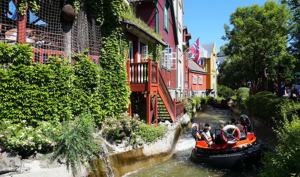 Europa-Park-Scandinavia-Fjord-Rafting.jpg
