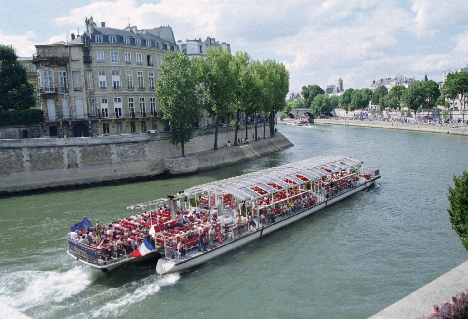 Paris-bateau-parisien.jpg