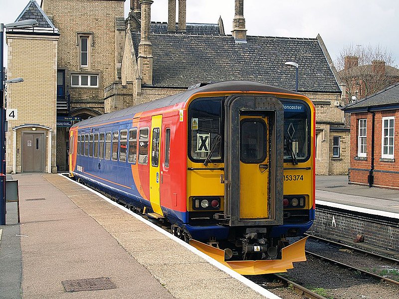 800px-East_Midlands_Trains_Class_153_Lincoln.jpg