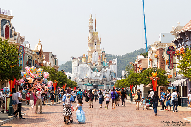 HKMSG_Hong_Kong_Disneyland_Castle_of_Magical_Dreams_Transformation_Construction_190928_3.png