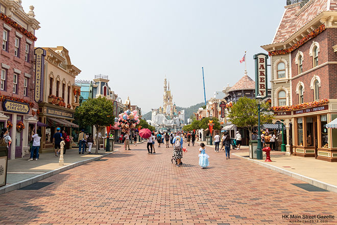 HKMSG_Hong_Kong_Disneyland_Castle_of_Magical_Dreams_Transformation_Construction_190928_2.png